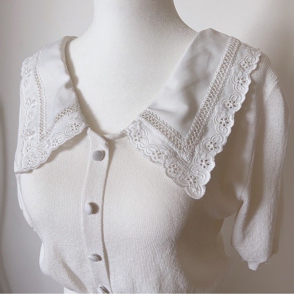Beautiful Cute V-shaped lace neckline knitted top. Thin fabric, good for summer. - Picture 2 of 11